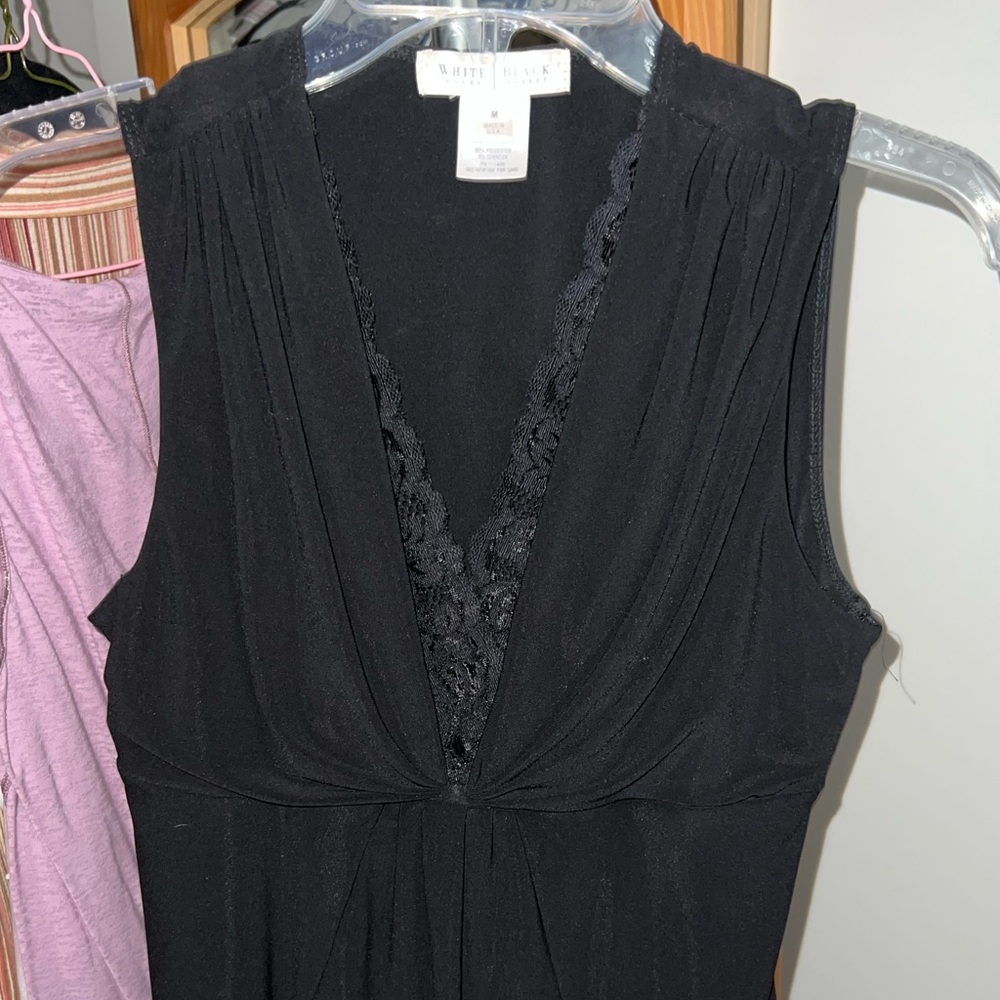 Adorable vintage 2000s / 90s halter v neck silky cami tanktop!!!